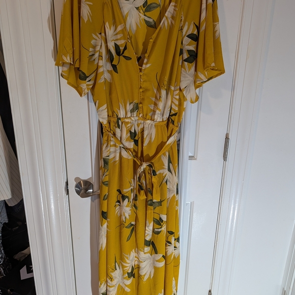 Ava & Viv Dresses & Skirts - Floral Yellow Maxi Dress